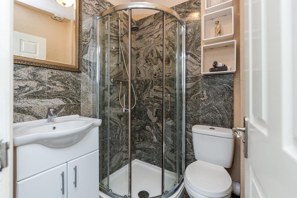 Watford General Suites Eksteriør billede