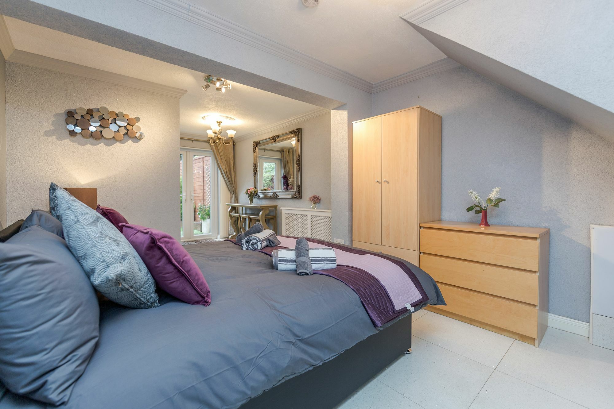 Watford General Suites Eksteriør billede